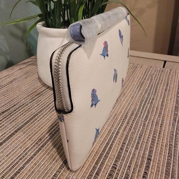 Coach Cinderella large wristlet - Picture 3 of 7